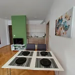 Apartament Mimi & Bobi *