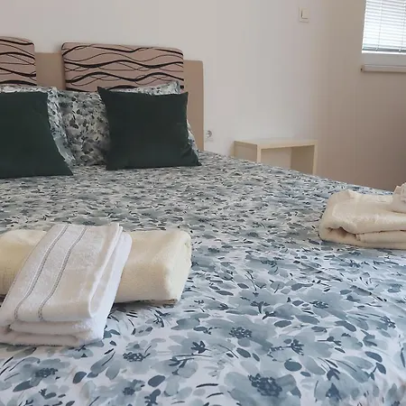 Mimi & Bobi * סקופיה